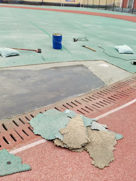 贵州球场翻新维修补、球场翻新修补改造